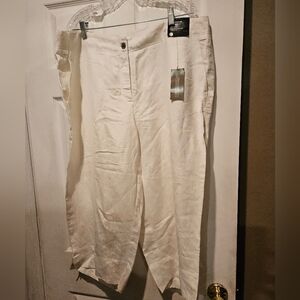 AVENUE LINEN/RAYON CAPRI PANTS